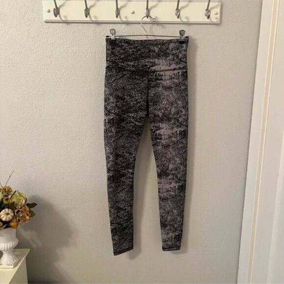 Athleta Elation Glades 7/8 Tights - Picture 2 of 7